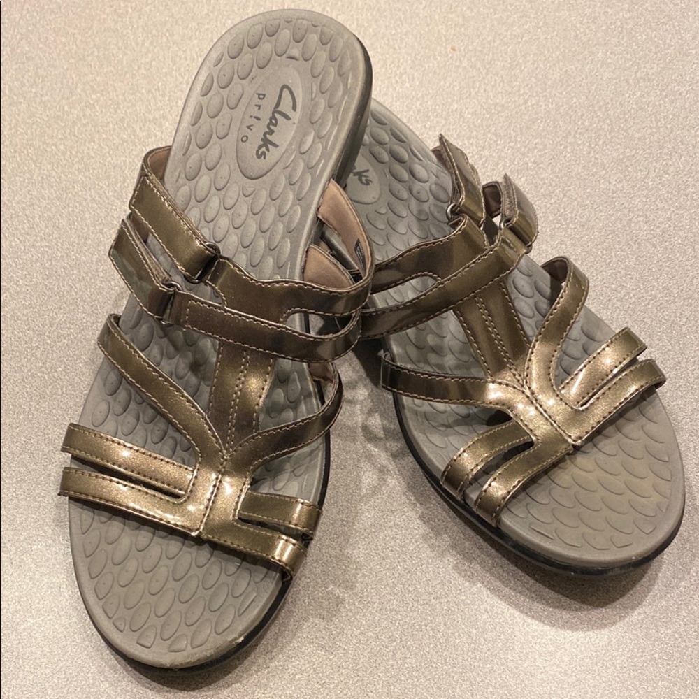 Clarks Silver Sandals Sleek Metallic Comfort
